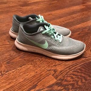 Women’s Nike shoes